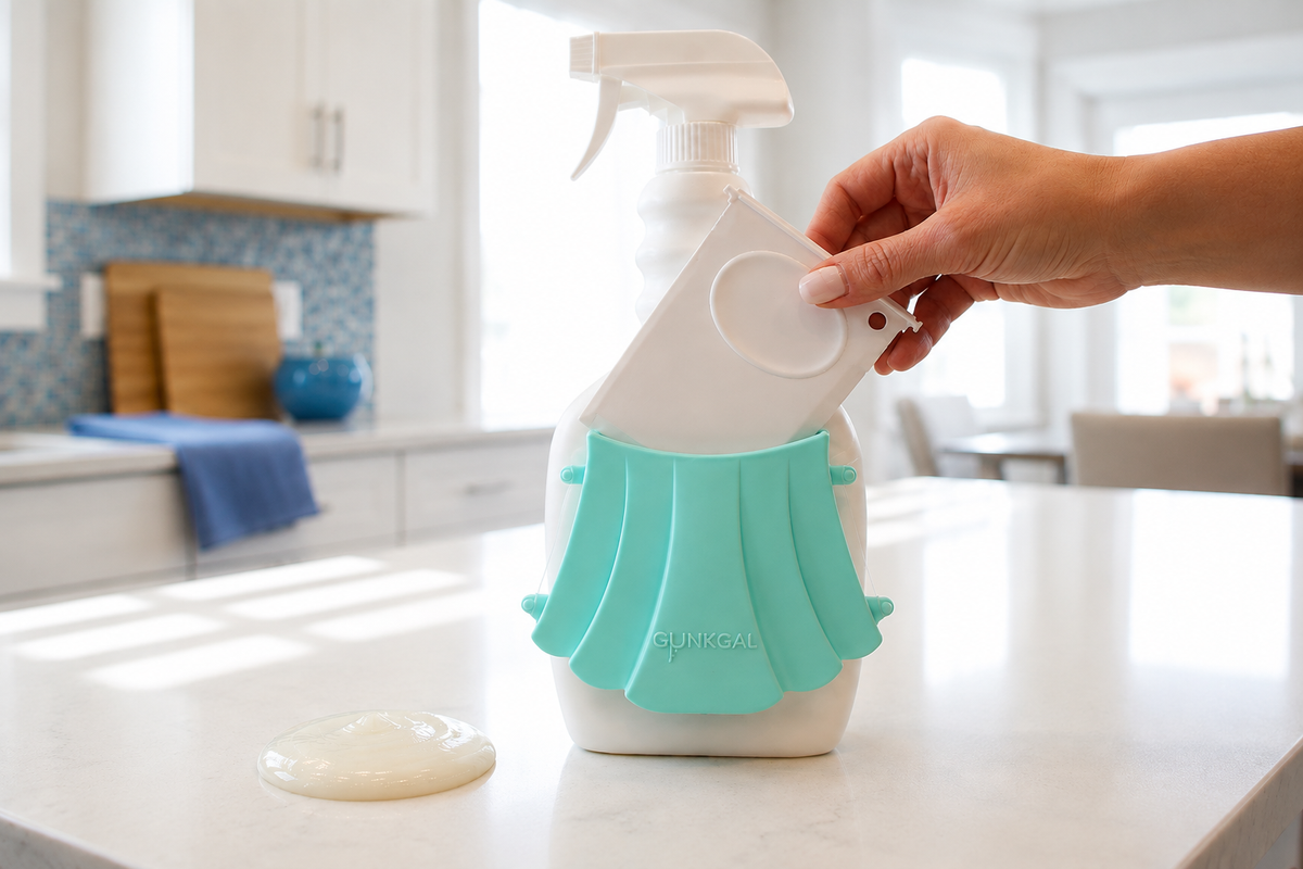 Gunk Gal Wrap-Around Spray Bottle Scraper | Teal
